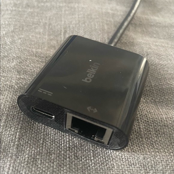 J5create, Insignia and Belkin adapters. - Picture 2 of 9